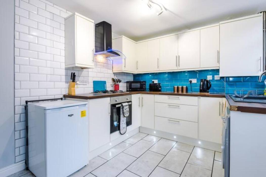 Anfield House 2 Bedroom 2 Mins From Anfield Stadium Sleeps 7 Ливерпуль Экстерьер фото